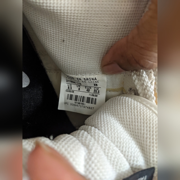 Shoes - Picture 3 of 4